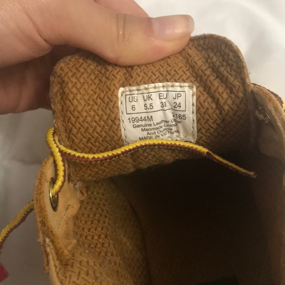 Lightly Used Authentic Waterproof Timberlands. - image 3